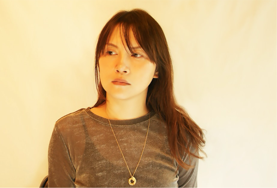 Circleゴールドコインネックレス（文字: Just want to be sincere（誠実でいたいだけ）