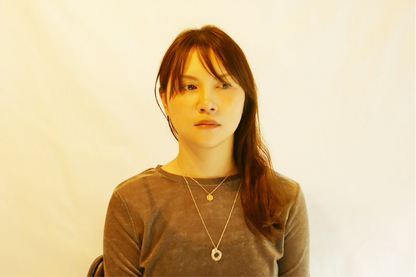 Circleゴールドコインネックレス（文字: Just want to be sincere（誠実でいたいだけ）