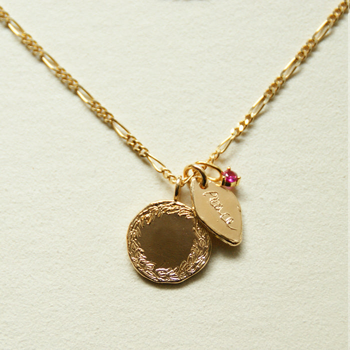 Laurelゴールドコインネックレス（文字:Peace）