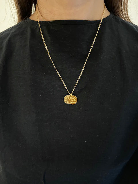 【新商品】フィガロチェーンダブルコインネックレス（文字: Live with dream（夢に生きよう！）