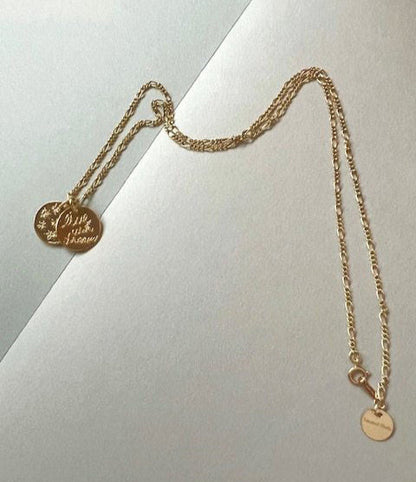 【新商品】フィガロチェーンダブルコインネックレス（文字: Live with dream（夢に生きよう！）