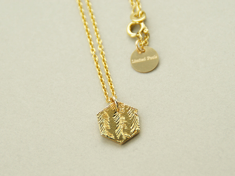 Hexagon葉模様ネックレス